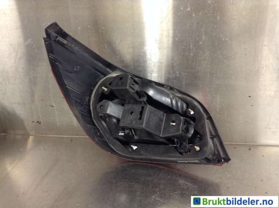 Baklykt venstre til BMW 5-Serie 2003-2010 (E60/E61) (E60/E61) (BMW|6 910 768|)