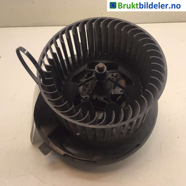 Varmeapparat motor til VW Caddy, 2015-2020 (Type III, Fase 3)  (VOLKSWAGEN|1K1 819 015 E)