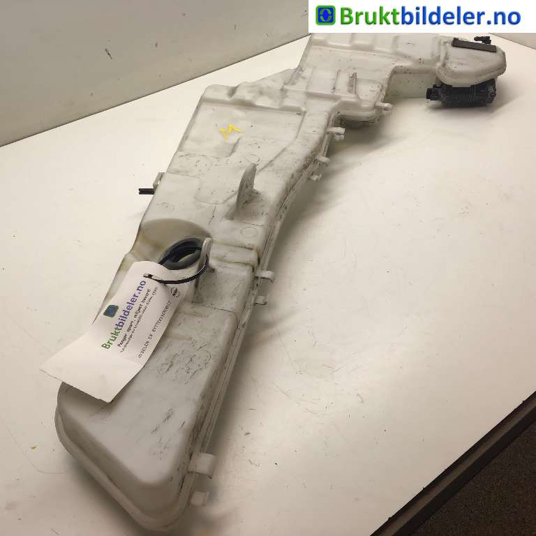 Spylertank til Nissan Navara, 2016-->> (D23) (D23) (NISSAN|28910-4KJ0A)