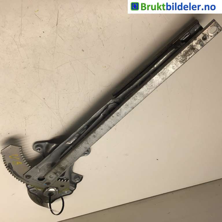 Ruteheis til Nissan Navara 2016-->> (D23) (D23) (NISSAN|82721-4JG1B|)