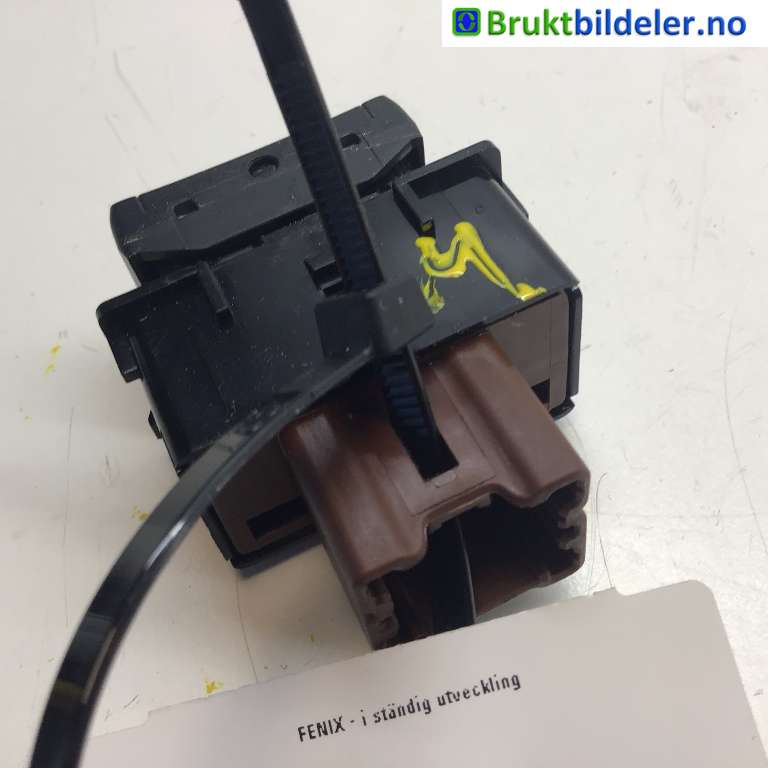 Bryter setevarme til Nissan Navara 2016-->> (D23) (D23) (NISSAN|255003TA0A|)
