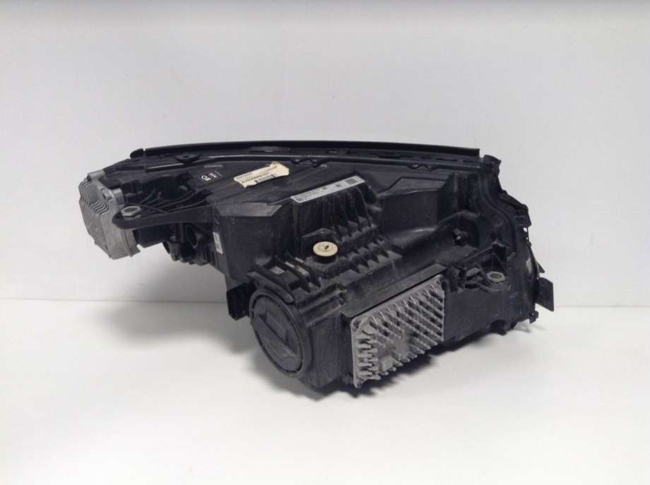 Frontlykt venstre halogen til Mercedes EQC 2019-->>  (MERCEDES|A 293 906 01 01|12518205|)