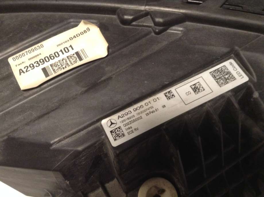 Frontlykt venstre halogen til Mercedes EQC 2019-->>  (MERCEDES|A 293 906 01 01|12518205|)