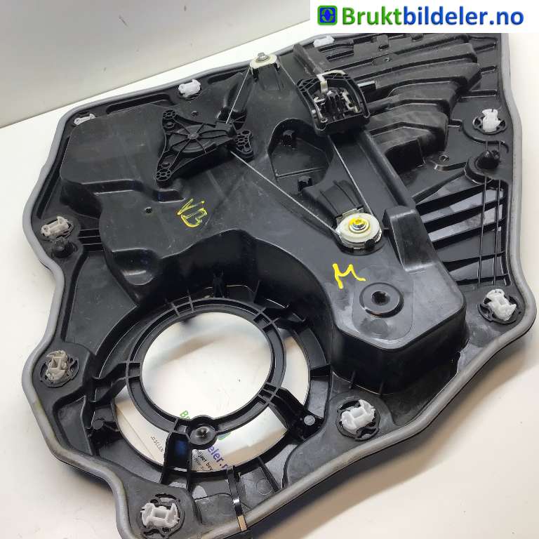 Ruteheis til Ford Puma, 2019-->>  (FORD|L1TB-S27009-CA)