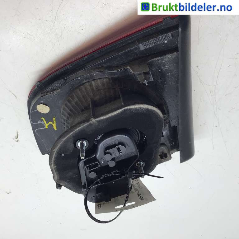 Baklykt venstre indre til VW Golf VI 2008-2012 (VOLKSWAGEN|5K0 945 093 AB|)