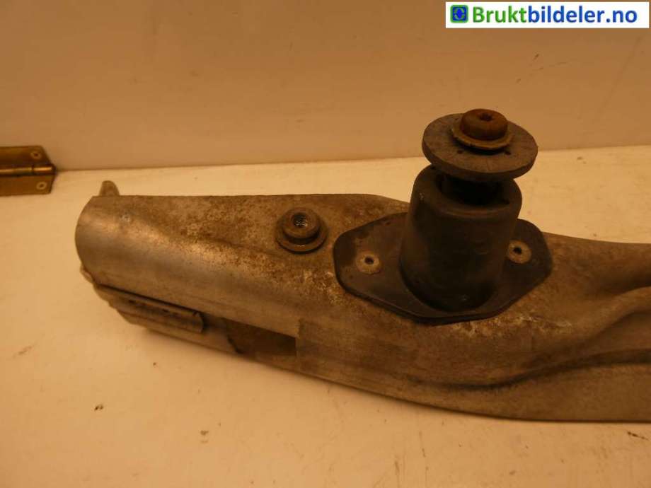 Støtfangerforsterkning foran til Audi A4 2004-2008 (Type III) (B7) (B7) (AUDI|8E0 807 109 J|)