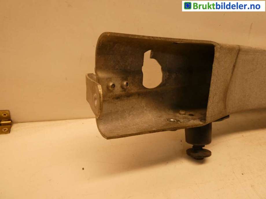 Støtfangerforsterkning foran til Audi A4 2004-2008 (Type III) (B7) (B7) (AUDI|8E0 807 109 J|)