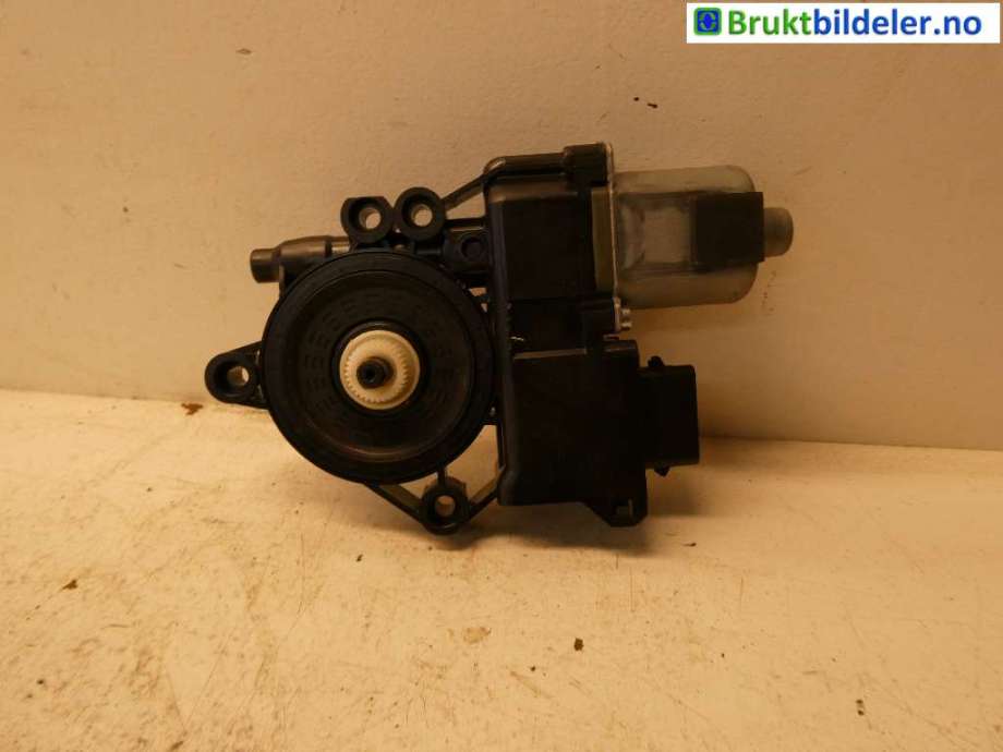 Ruteheis høyre bak til Hyundai i40 2012-2017  (HYUNDAI|834603Z010||83460-3Z010)