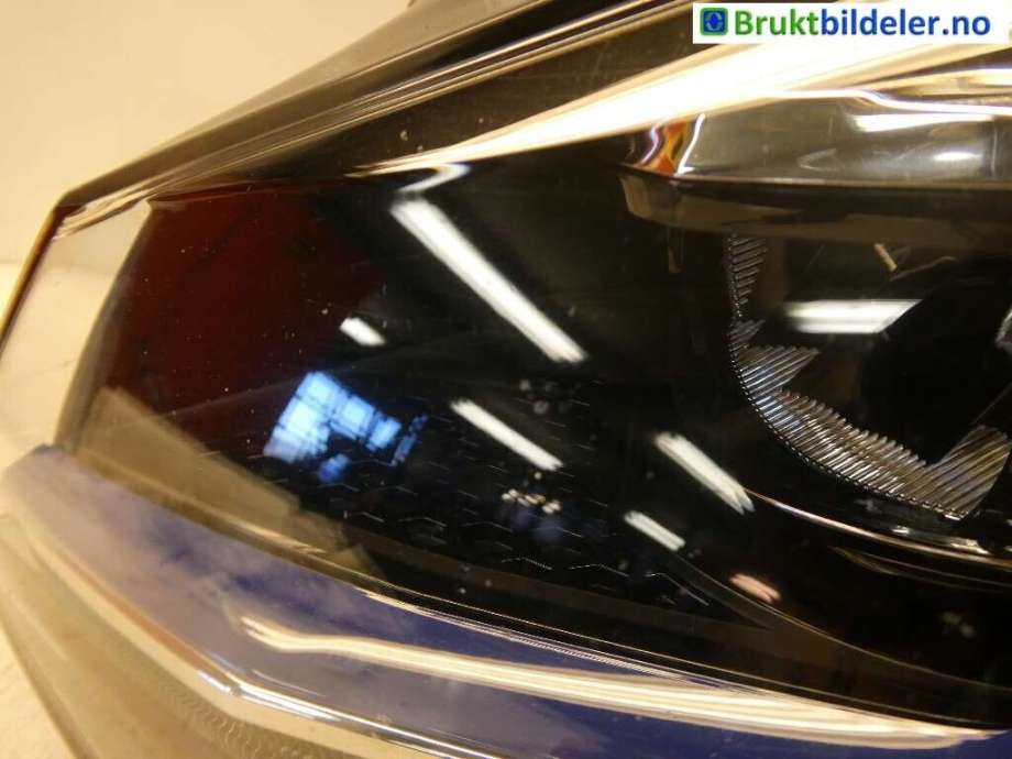 Frontlykt venstre halogen til VW e-Golf 2017-2020 (Fase 2)  (VOLKSWAGEN|5GE 941 035||5GE 941 773)