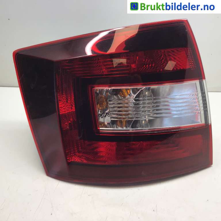 Baklykt venstre til Škoda Rapid, 2012-2019  (SKODA|5JJ 945 095 A)
