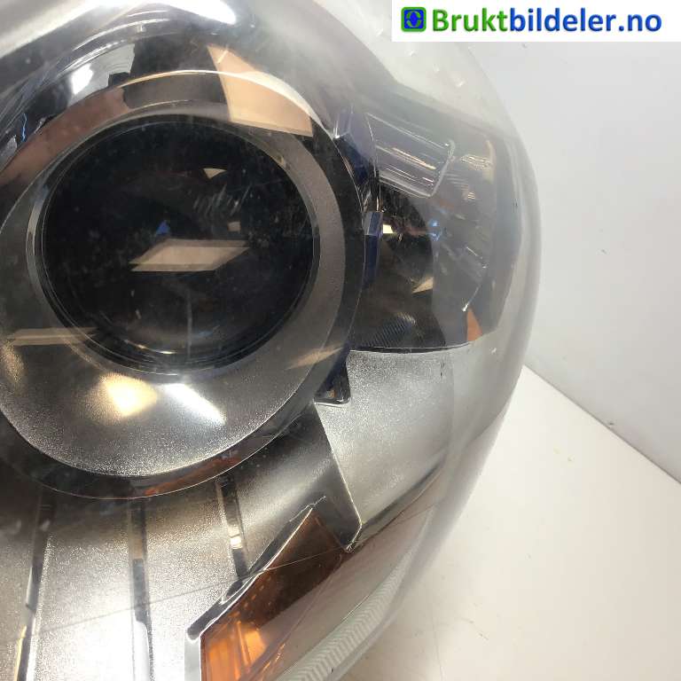 Frontlykt venstre xenon til Ford Kuga 2008-2012 (Type I)  (FORD|8V41-13006-AE|)