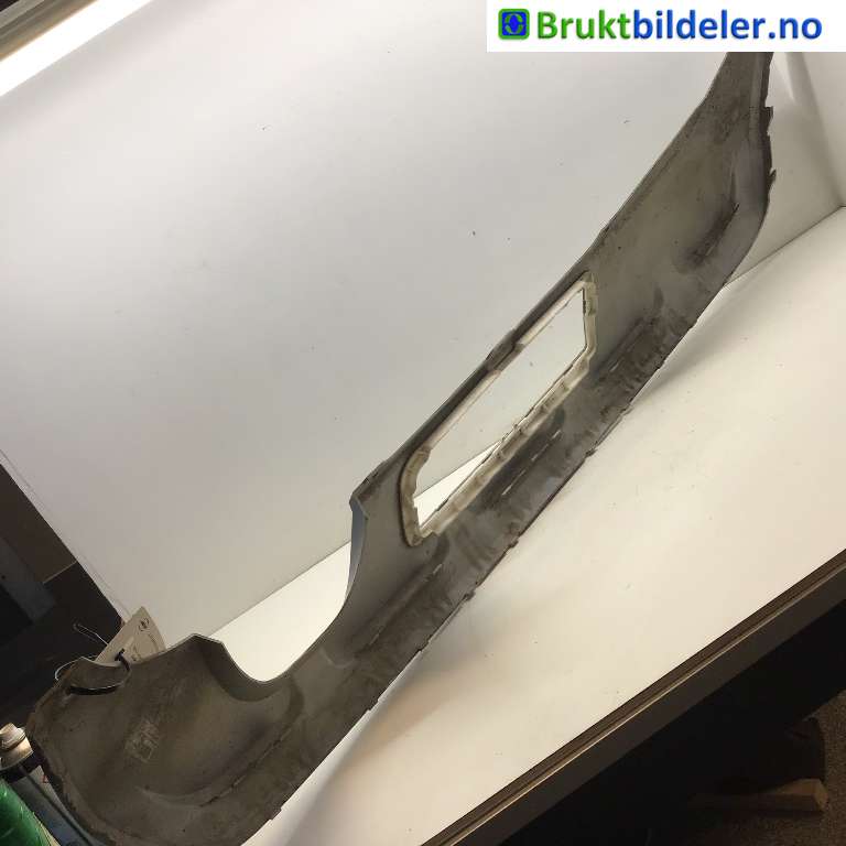 Støtfanger bak midtre del til Škoda Yeti 2009-2013 (Fase 1)  (SKODA|5L6 807 835 A|32 001 01 141 044 00|)