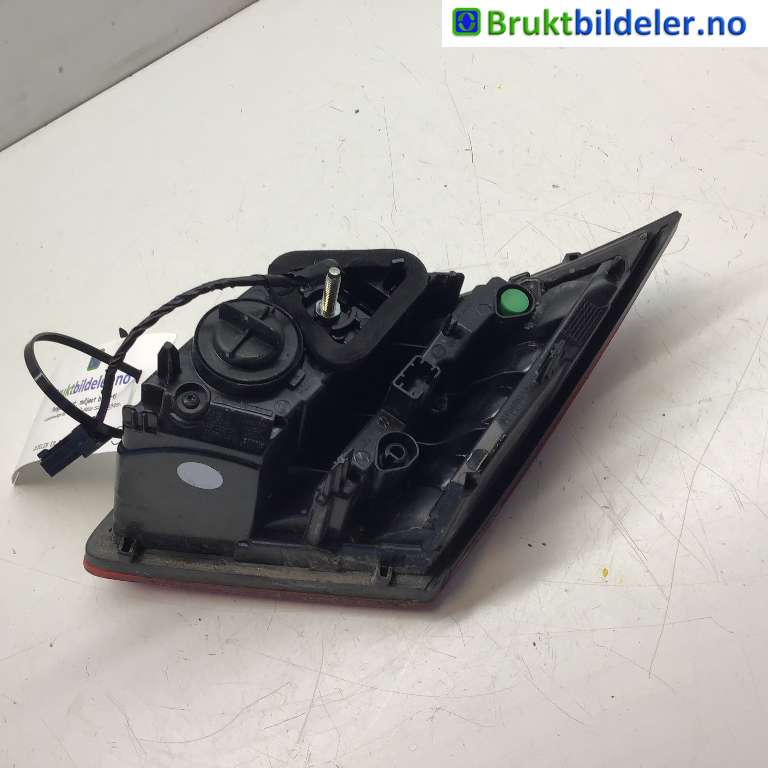 Baklykt venstre indre til Peugeot 308 2013-2021 (Type II)  (PEUGEOT|9677818380|81260101|)