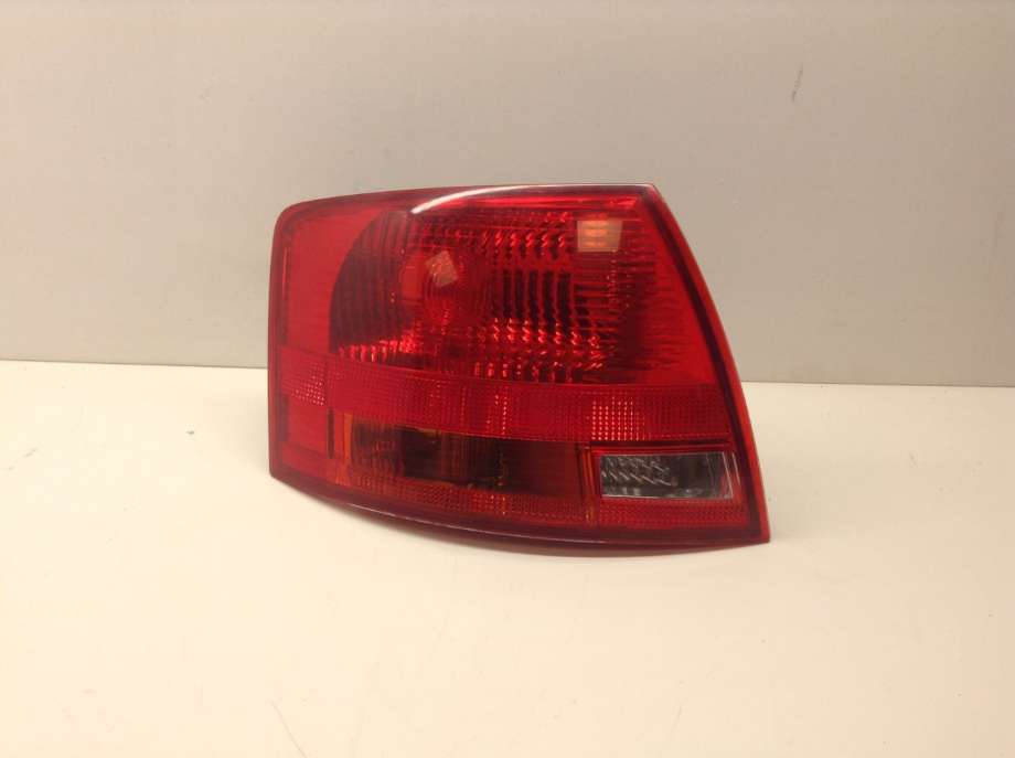Baklykt venstre til Audi A4, 2004-2008 (Type III) (B7) (B7) (AUDI|8E9 945 095 E)