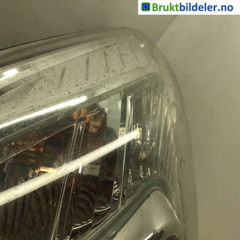 Frontlykt venstre halogen til Opel Meriva B 2010-2017  (OPEL|13286612|722556250|VP9PMX-13006-AD)