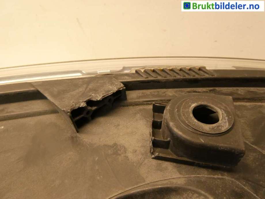 Frontlykt venstre xenon til Audi A6 2005-2008 (Type III, Fase 1) (C6) (C6) (AUDI|4F0 941 029 AK|)