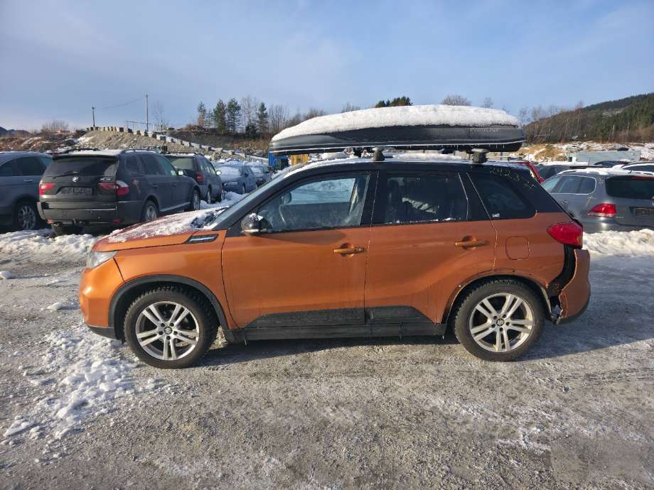 Dør venstre bak til Suzuki Vitara 2015-->> (Type IV)  (SUZUKI|)