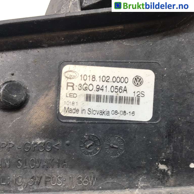 Tåkelykt høyre foran til VW Passat 2015-2019 (Fase 1) (B8) (B8) (VOLKSWAGEN|3G0 941 056 A|1018.102.0000|)
