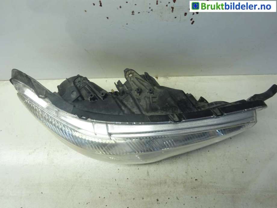 Frontlykt høyre halogen til Mitsubishi ASX 2010-2019  (MITSUBISHI|8301B588|)