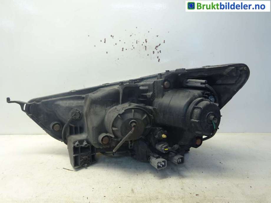 Frontlykt høyre halogen til Mitsubishi ASX 2010-2019  (MITSUBISHI|8301B588|)