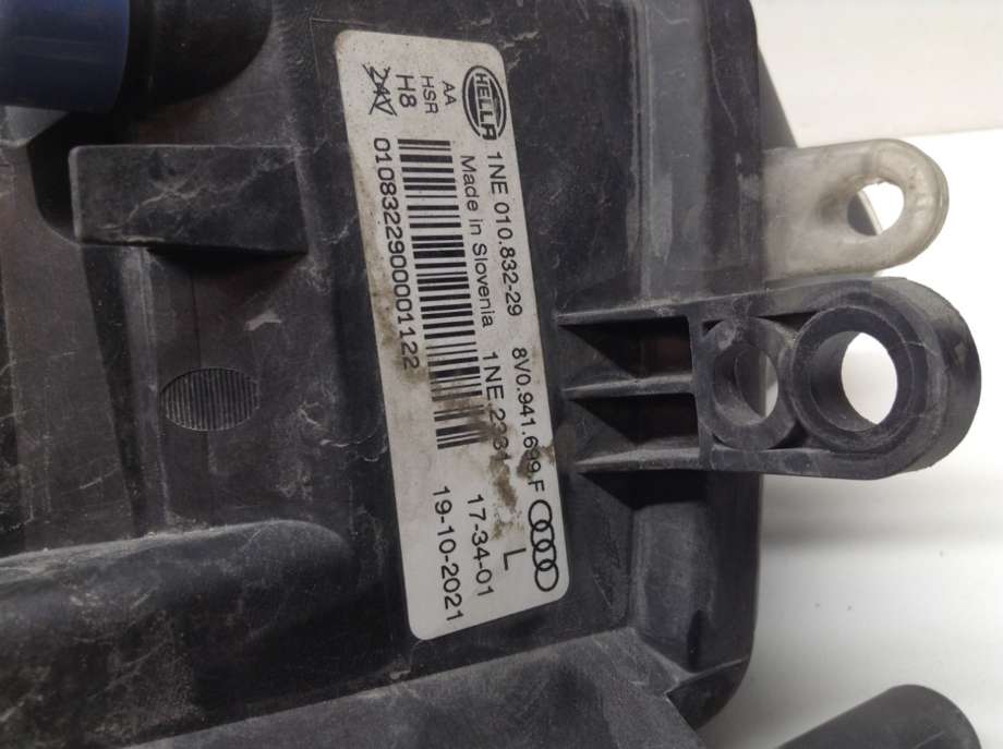 Tåkelykt venstre foran til Audi A3 2012-2016 (Type III, Fase 1) (AUDI|8V0 941 699 F|1NE 010 832-29|8V0 941 699 H)