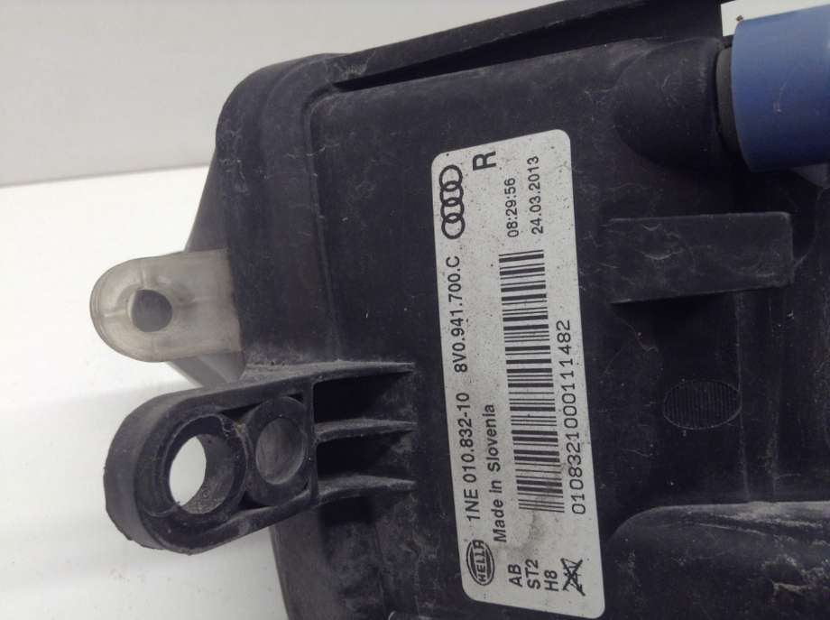 Tåkelykt høyre foran til Audi A3 2012-2016 (Type III, Fase 1) (AUDI|8V0 941 700 C|1NE 010 832-10|8V0 941 700 H)