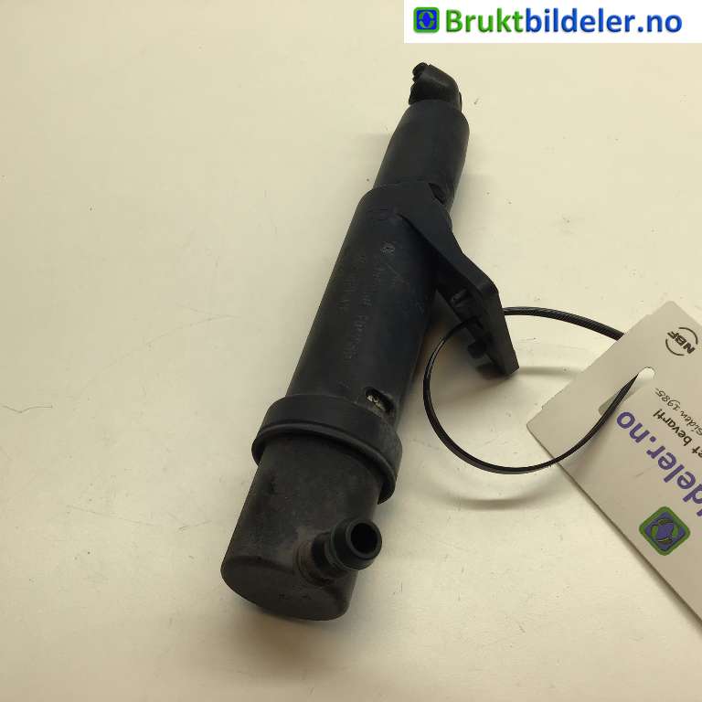 Lyktespylerdyse til Mercedes R-Klasse 2006-2013 (W251) (W251) (MERCEDES|A 251 860 06 47|8WT 008 687-02|)