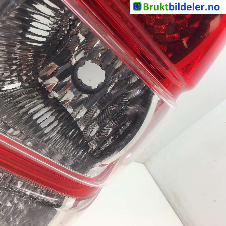 Baklykt høyre til Suzuki Grand Vitara 2005-2015 (Type III)  (SUZUKI|35650-65J21|)