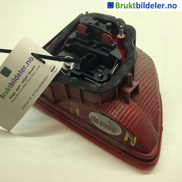 Baklykt høyre indre til VW Touran 2010-2015 (Type I, Fase 3)  (VOLKSWAGEN|1T0 945 094 A|)