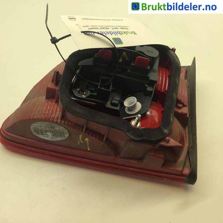 Baklykt venstre indre til VW Touran 2010-2015 (Type I, Fase 3) (VOLKSWAGEN|1T0 945 093|)
