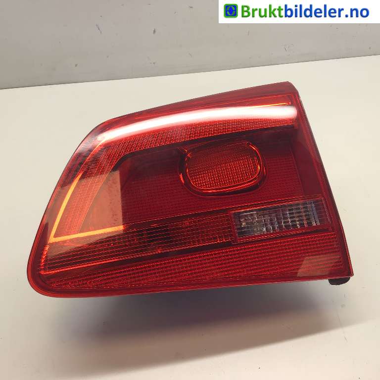Baklykt høyre indre til VW Touran, 2010-2015 (Type I, Fase 3)  (VOLKSWAGEN|1T0 945 094 A)