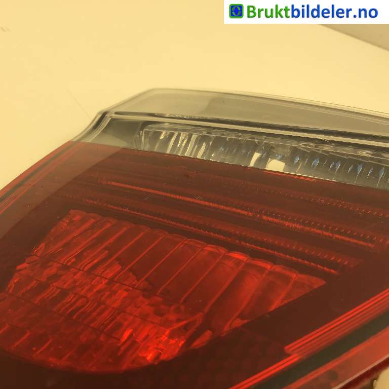 Baklykt venstre indre til BMW 3-Serie 2005-2011 (E90/E91/E92/E93) (E90/E91/E92/E93) (BMW|63 21 0 406 883|)