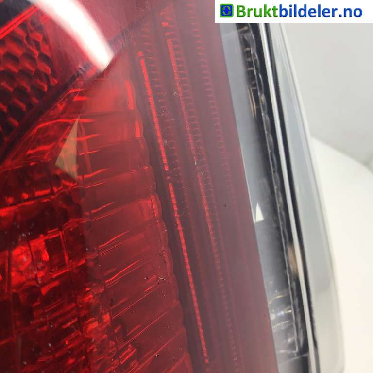 Baklykt høyre indre til BMW 3-Serie 2005-2011 (E90/E91/E92/E93) (E90/E91/E92/E93) (BMW|63 21 0 406 884|)