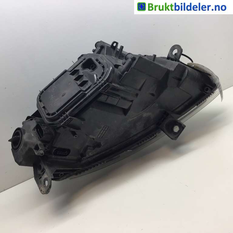 Frontlykt venstre xenon til Audi A6, Allroad 2006-2008 (Type II, Fase 1) (C6) (C6) (AUDI|4F0 941 003 AK|1EL 008 881-31|)