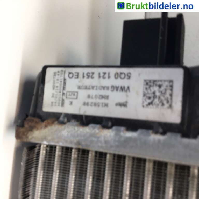 Radiator (automat gir) til VW e-Golf 2014-2017 (Fase 1)  (VOLKSWAGEN|5Q0 121 251 EQ|M158298|)