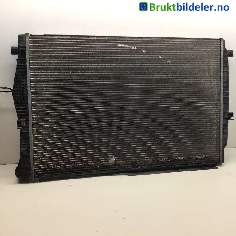 Radiator (automat gir) til VW e-Golf 2014-2017 (Fase 1)  (VOLKSWAGEN|5Q0 121 251 EQ|M158298|)