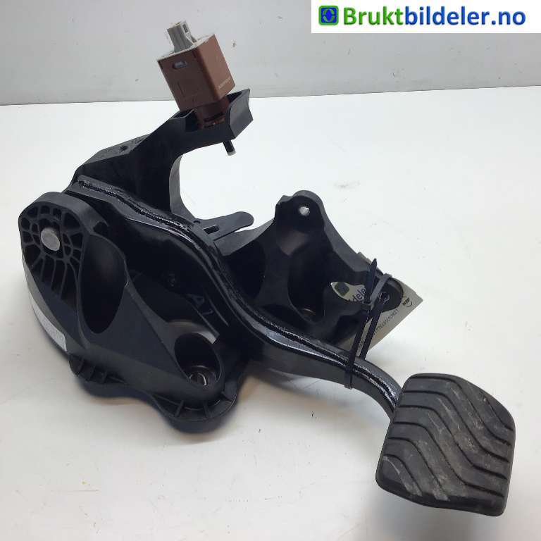 Pedal gass/brems/clutch til Nissan Ariya, 2022-->> (NISSAN|465015MP0A)