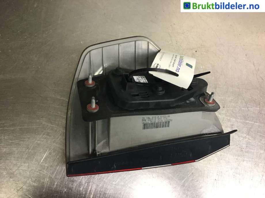 Baklykt høyre til BMW X3 2003-2006 (Fase 1) (E83) (E83) (BMW|53 21 6 990 170|5152-06|)