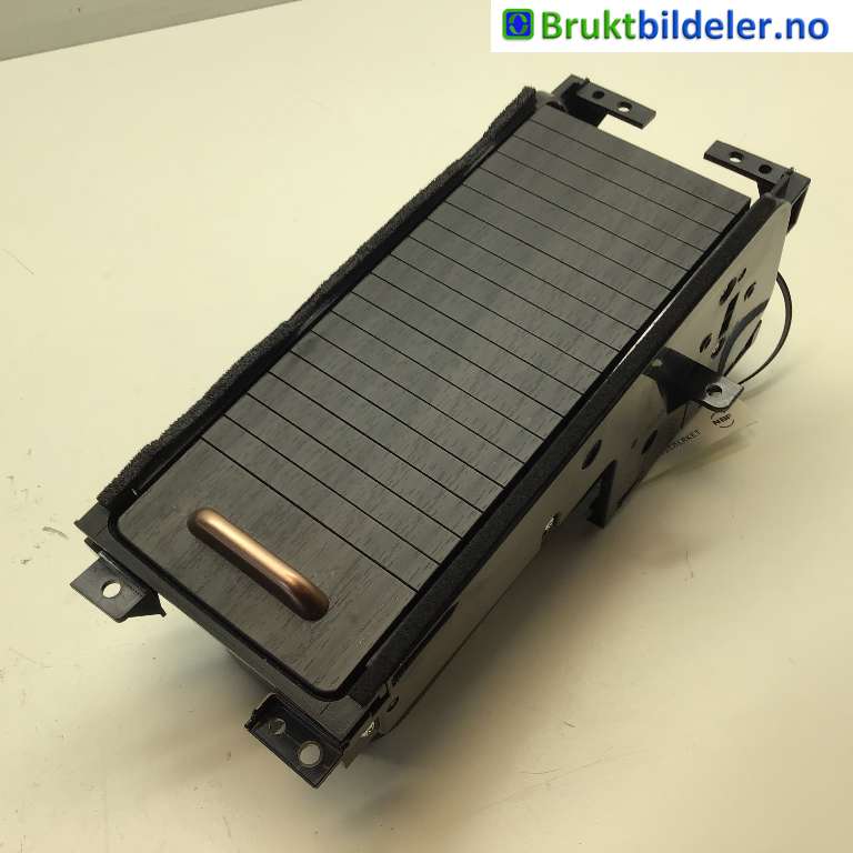 Dashbord koppholder til Nissan Ariya, 2022-->> (NISSAN|969WR5MP0A)