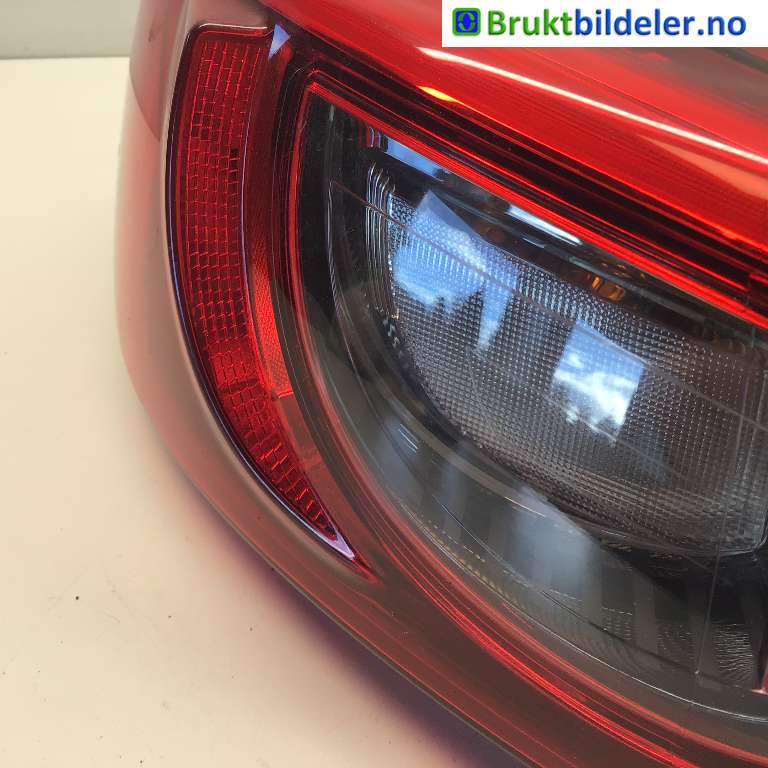 Baklykt venstre til Mazda CX-3 2015-2022  (MAZDA|DB2S-51-160F|)