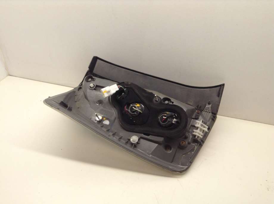 Baklykt høyre til Toyota Prius +7 2012-2020 (Type III) (stasjonsvogn) (stasjonsvogn) (TOYOTA|)
