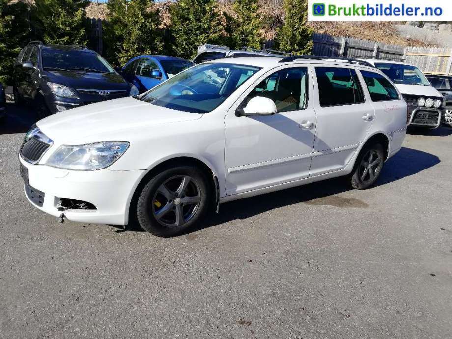 Støtfanger foran til Škoda Octavia, 2009-2013 (Type II, Fase 2) (SKODA|)