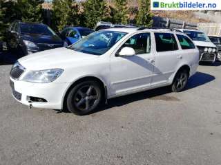 Dør venstre foran til Škoda Octavia, 2009-2013 (Type II, Fase 2)  (SKODA|)