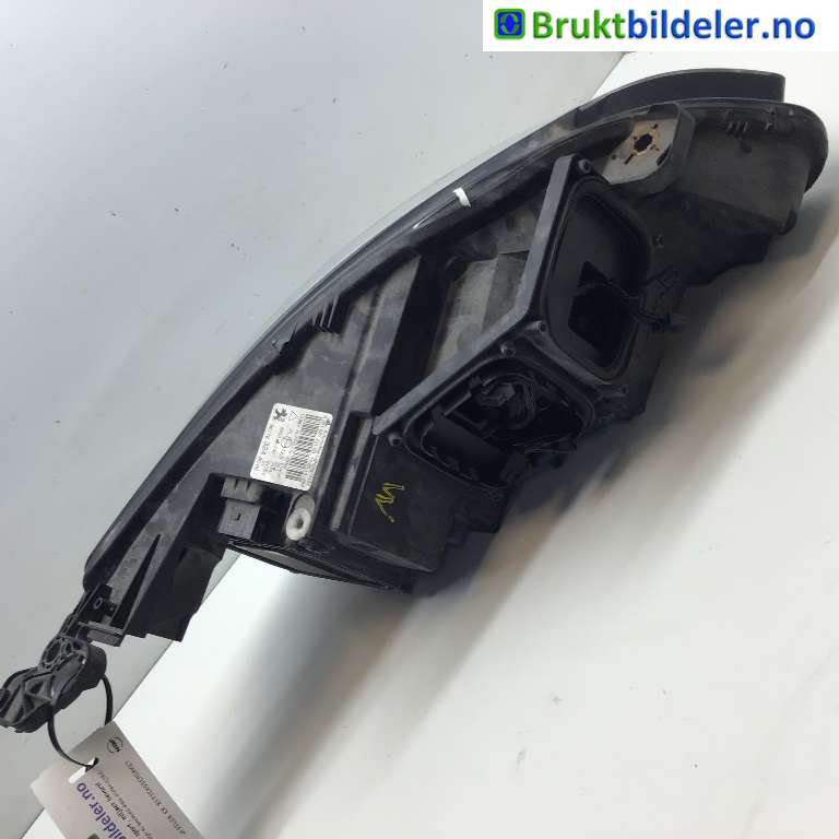 Frontlykt venstre halogen til Peugeot 308 2013-2021 (Type II) (PEUGEOT|9677832480|0 301 287 231 00|)