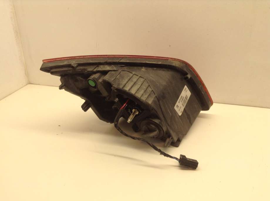 Baklykt høyre indre til Peugeot 308 2013-2021 (Type II)  (PEUGEOT|9677818280|81260201|)