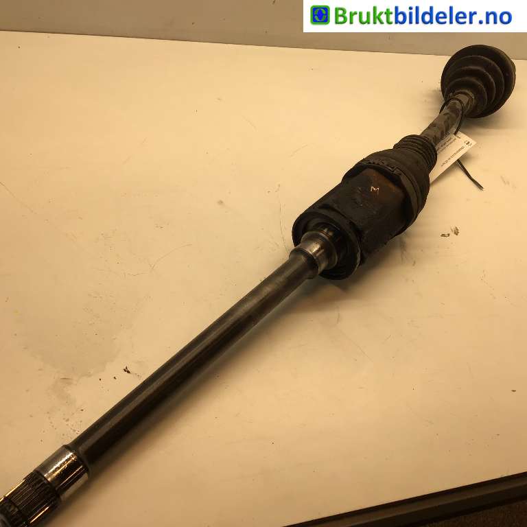 Drivaksel høyre foran til BMW 5-Serie 2010-2017 (F10/F11) (F10/F11) (BMW|31 60 7 618 680|)