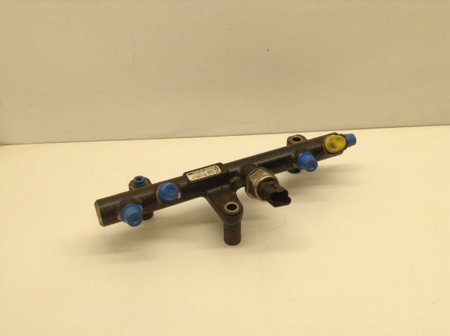 Dyseskinne (fuelrail) til Citroën DS5, 2012-2017  (CITROEN|9681909680-03)