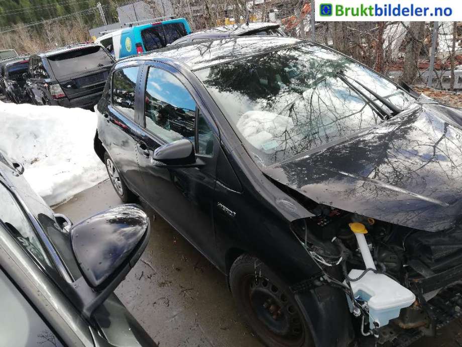 Dør høyre foran til Toyota Yaris, 2012-2014 (Type III, Fase 1)  (TOYOTA|)