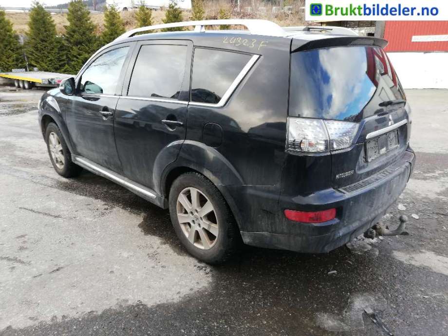 Baklykt venstre til Mitsubishi Outlander, 2007-2010 (Type II, Fase 1)  (MITSUBISHI|)