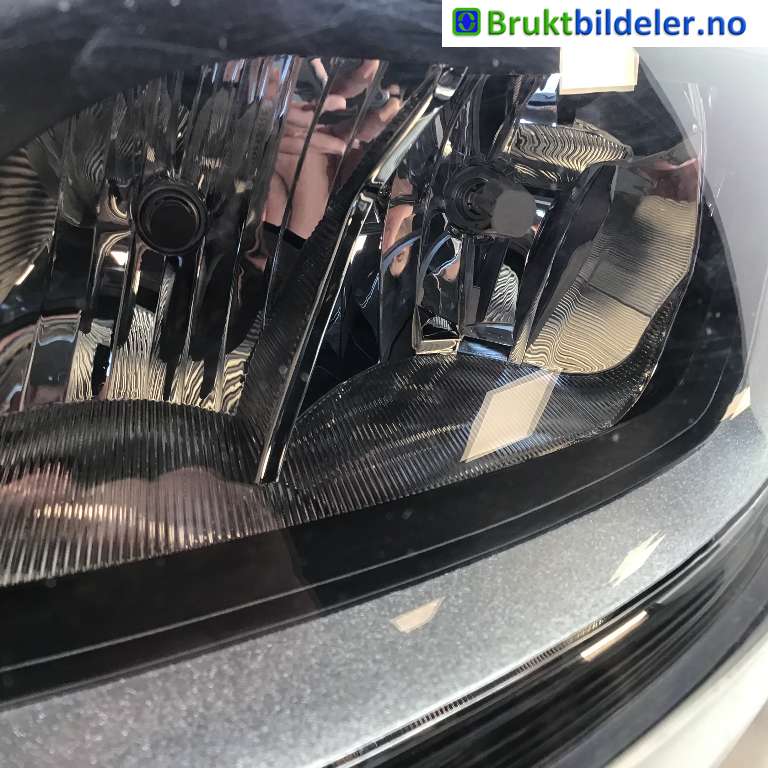 Frontlykt venstre halogen til Peugeot Boxer 2014-->> (Type III, Fase 2)  (PEUGEOT|16 319 988 80|1394433080|)